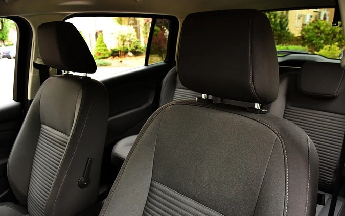Ford Grand C-MAX cena 39700 przebieg: 134143, rok produkcji 2016 z Borek Wielkopolski małe 781